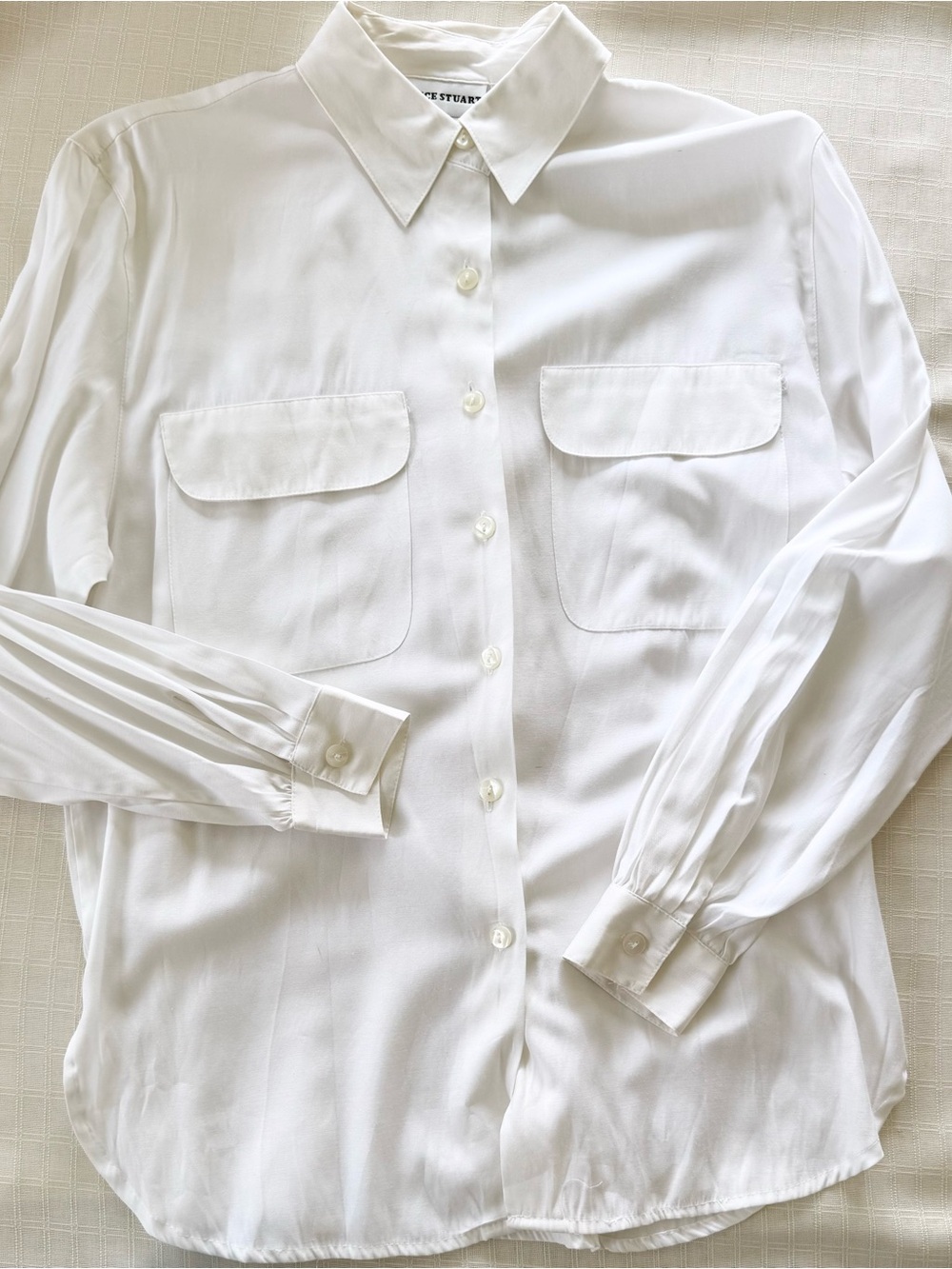 Vintage minimalist button down top in white